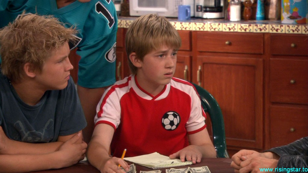 Picture of Jason Dolley in Complete Savages - TI4U_u1142361862.jpg ...