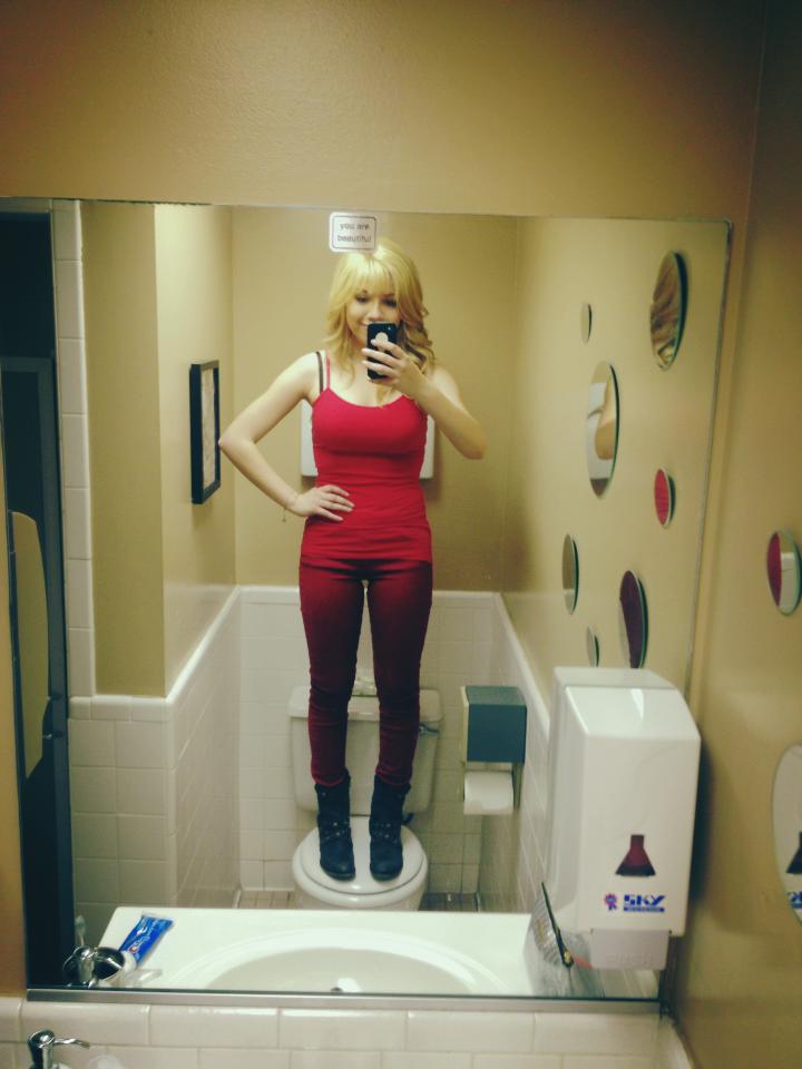 jennette mccurdy mirror