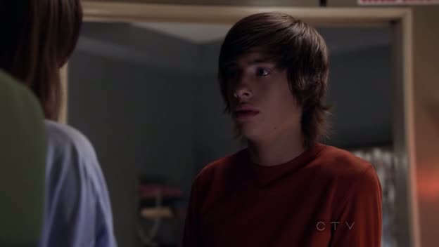 Jimmy Bennett in No Ordinary Family