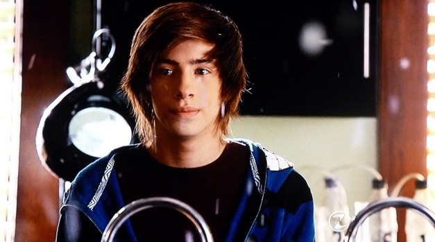 Jimmy Bennett in No Ordinary Family