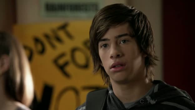 Jimmy Bennett in No Ordinary Family