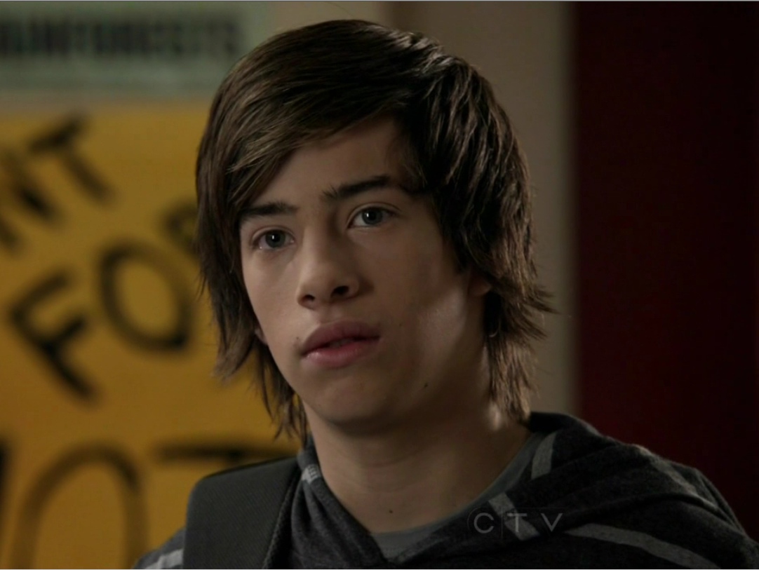 Jimmy Bennett in No Ordinary Family