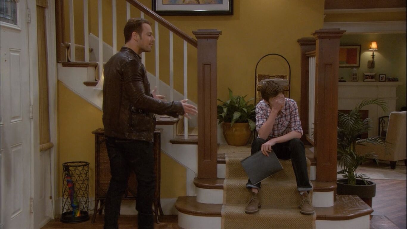 Joey Lawrence in Melissa & Joey, episode: Teacher/Teacher