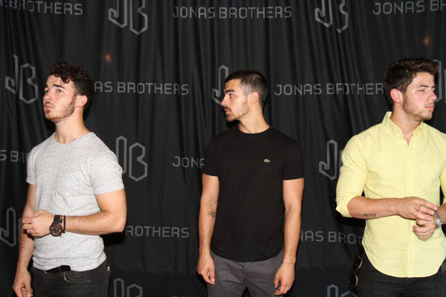 General photo of Jonas Brothers