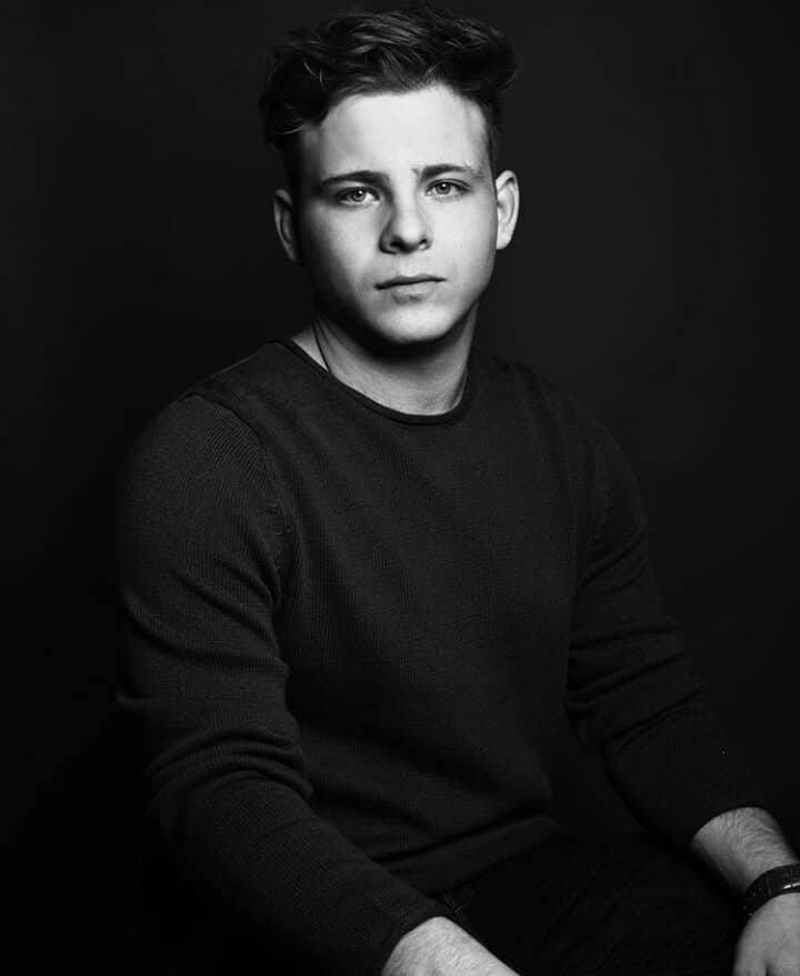 General photo of Jonathan Lipnicki