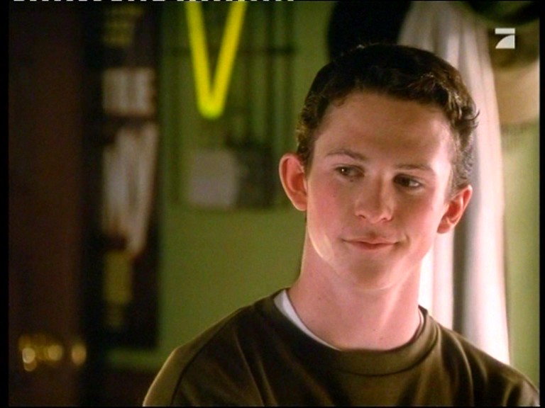 Jonathan Tucker in 100 Girls