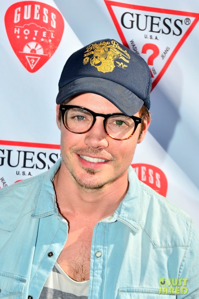 General photo of Josh Henderson