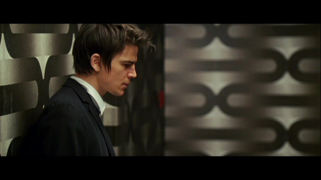 Josh Hartnett in Lucky Number Slevin