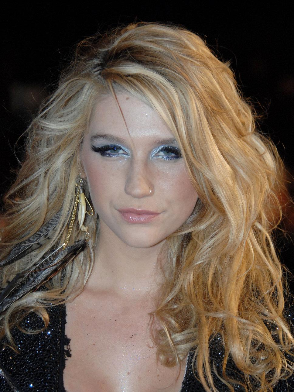 Певицы 2010 годов. Кеша Роуз себерт. Kesha 2006. Kesha 2010. Ke$ha 2009.