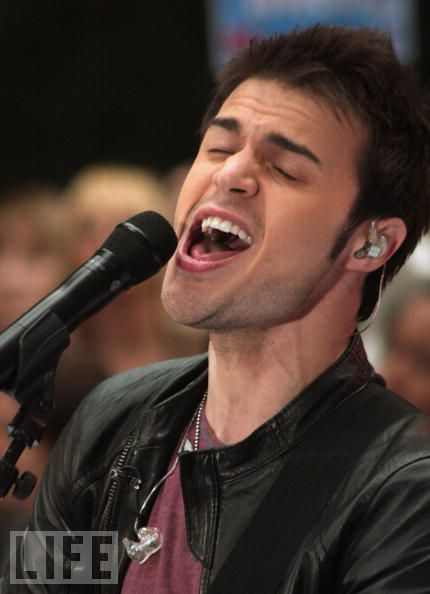 General photo of Kris Allen