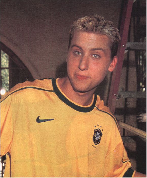 General photo of Lance Bass