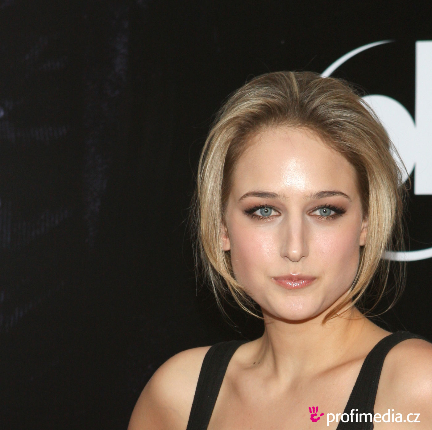 General photo of Leelee Sobieski