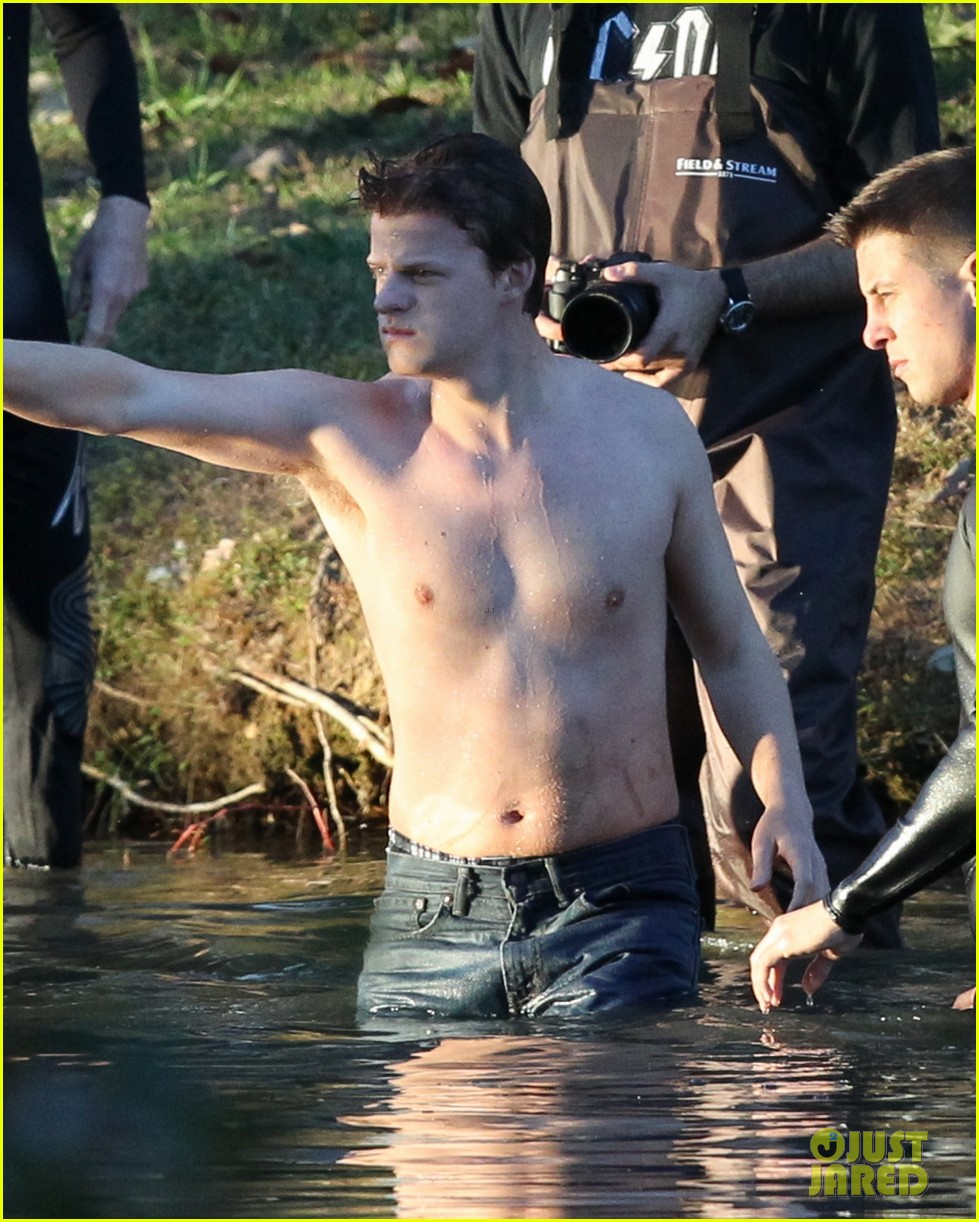 Lucas hedges shirtless