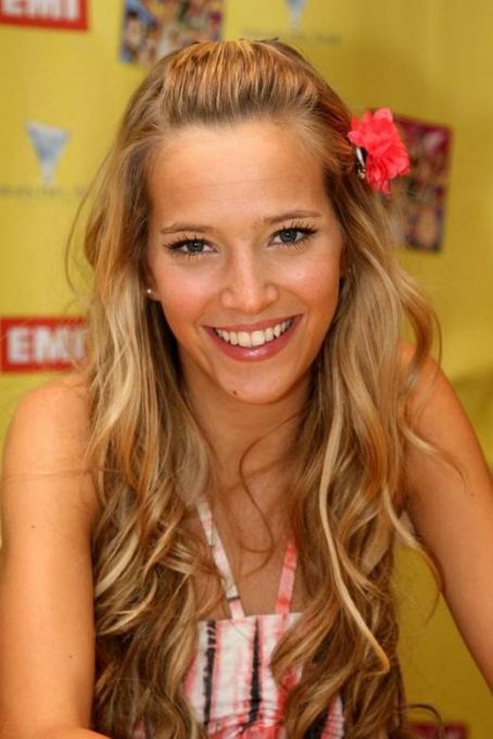 General photo of Luisana Lopilato