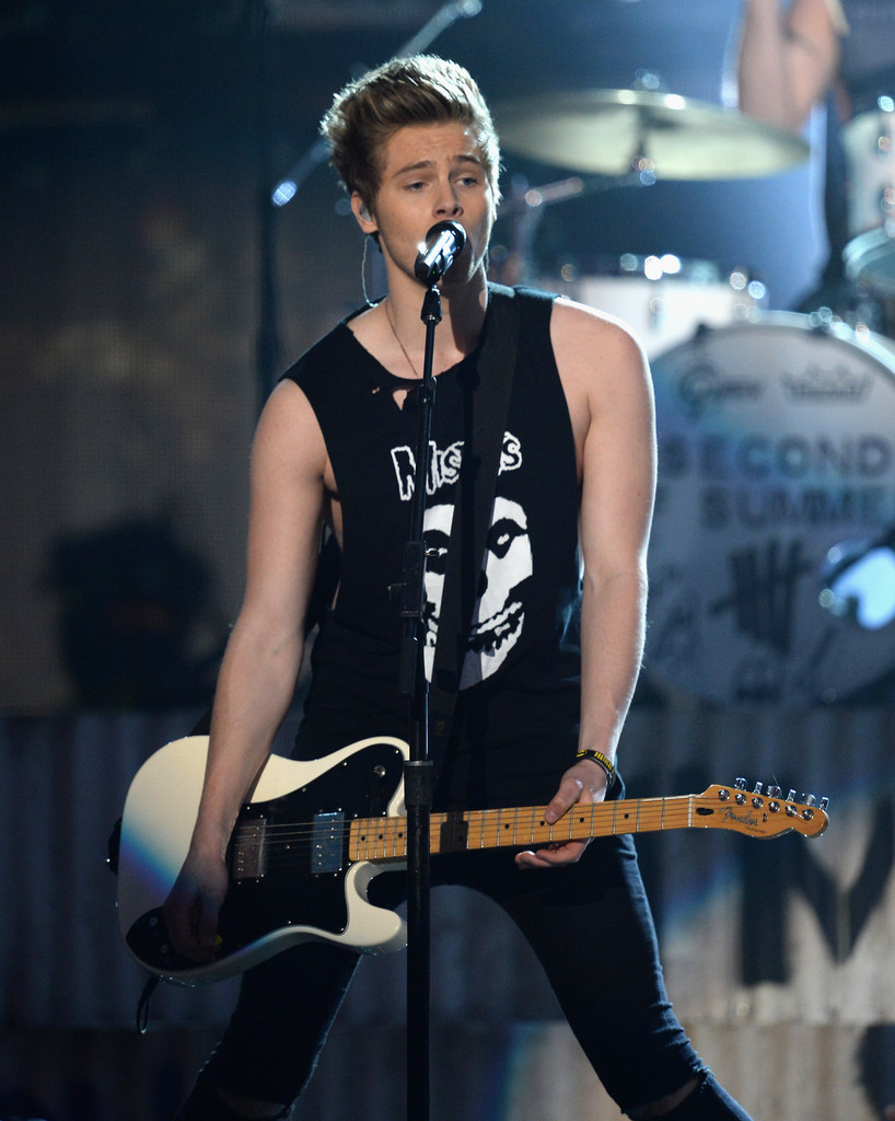 General photo of Luke Hemmings