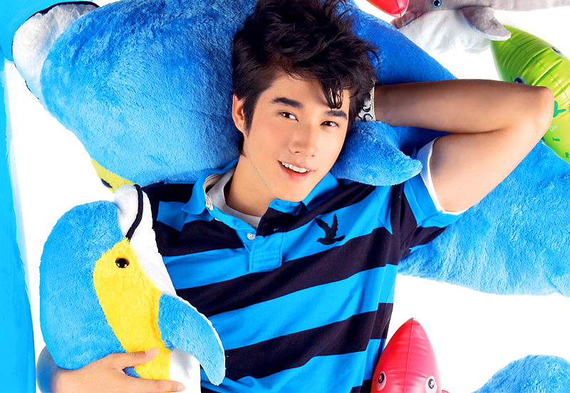 General photo of Mario Maurer