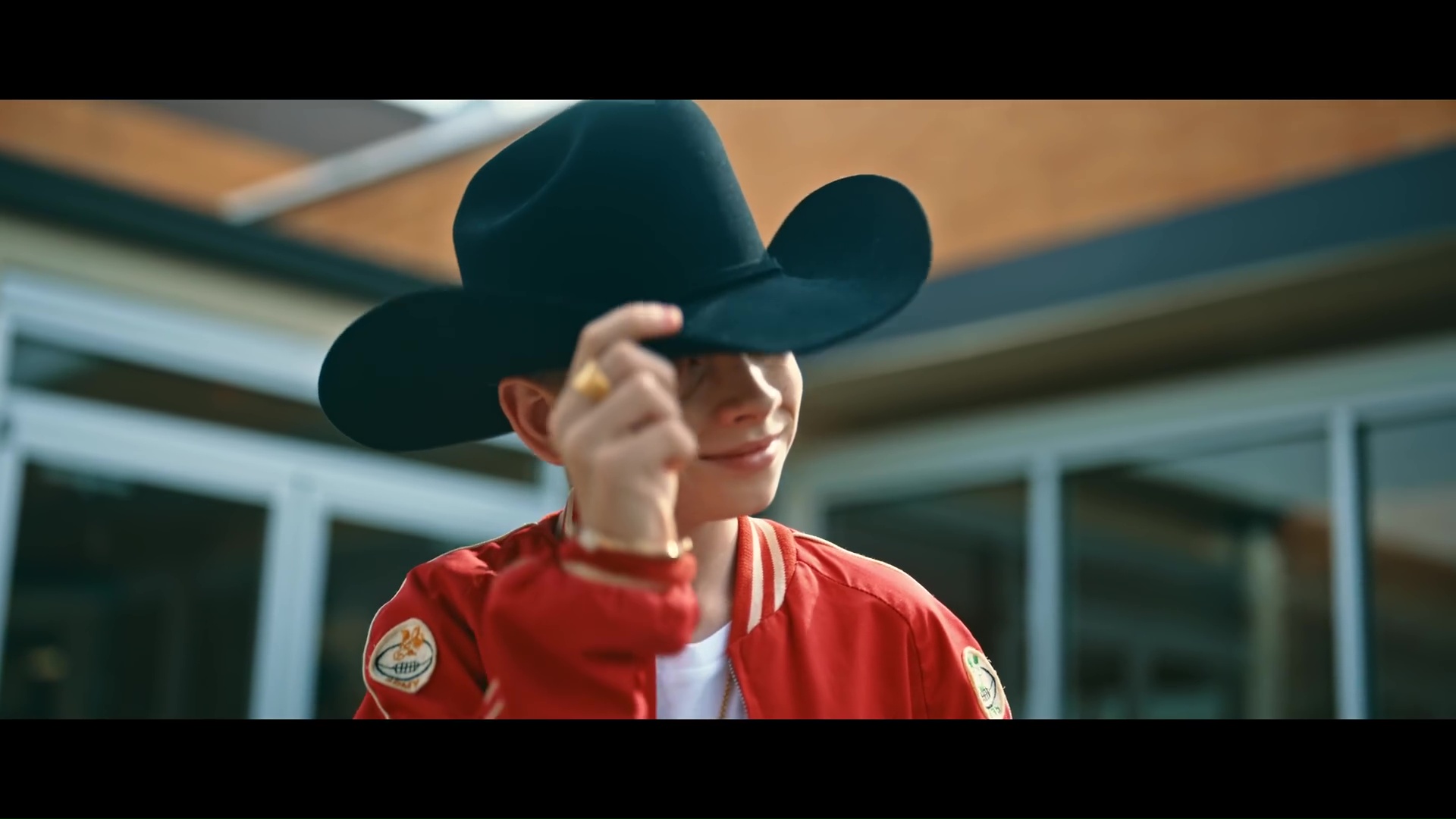 Mason Ramsey in Music Video: Twang