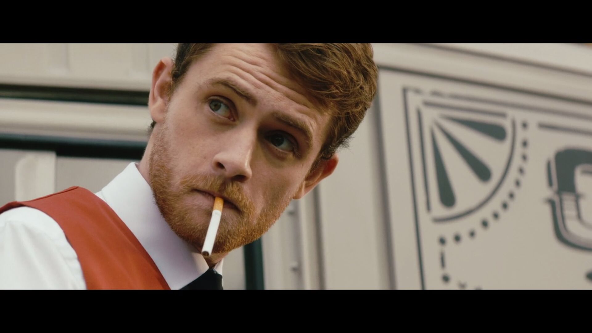 Matt O'Leary in Stung