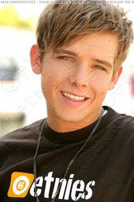 General photo of Max Thieriot