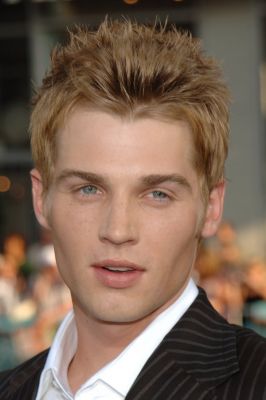 General photo of Mike Vogel