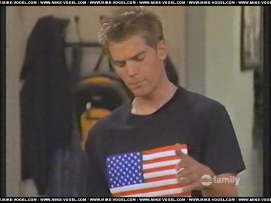 Mike Vogel in Grounded for Life