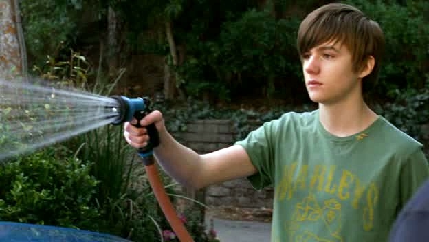 Miles Heizer in Parenthood