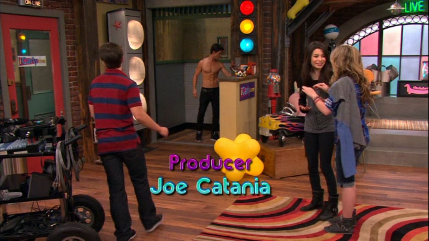 Miranda Cosgrove in iCarly: (Season 4)