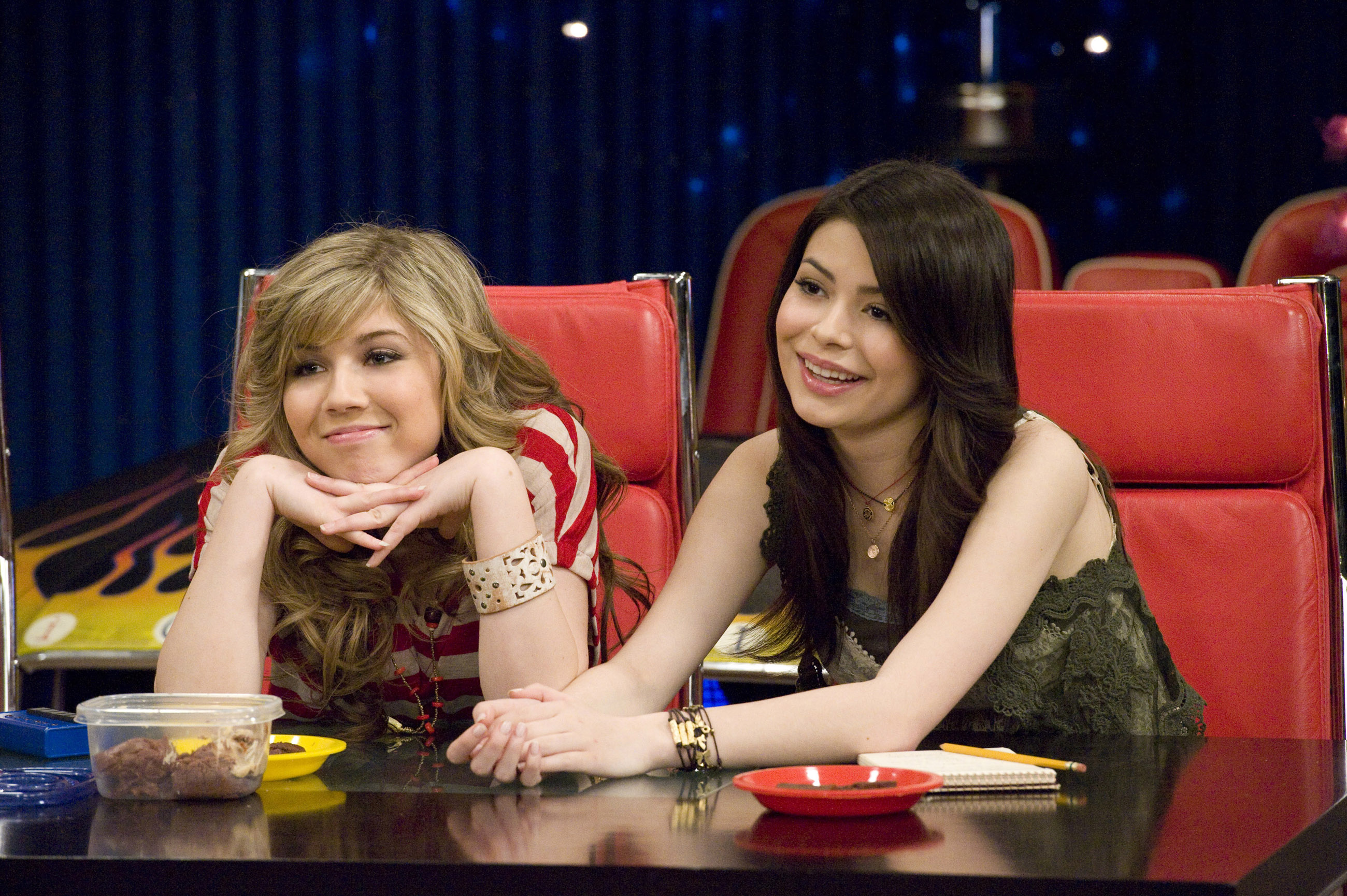 Miranda Cosgrove in iCarly: (Season 4)