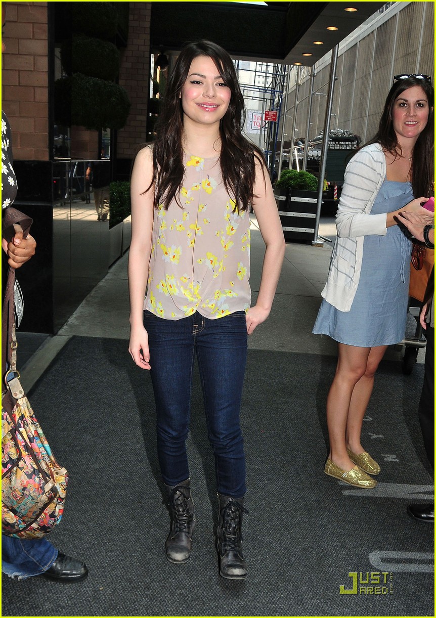 General photo of Miranda Cosgrove