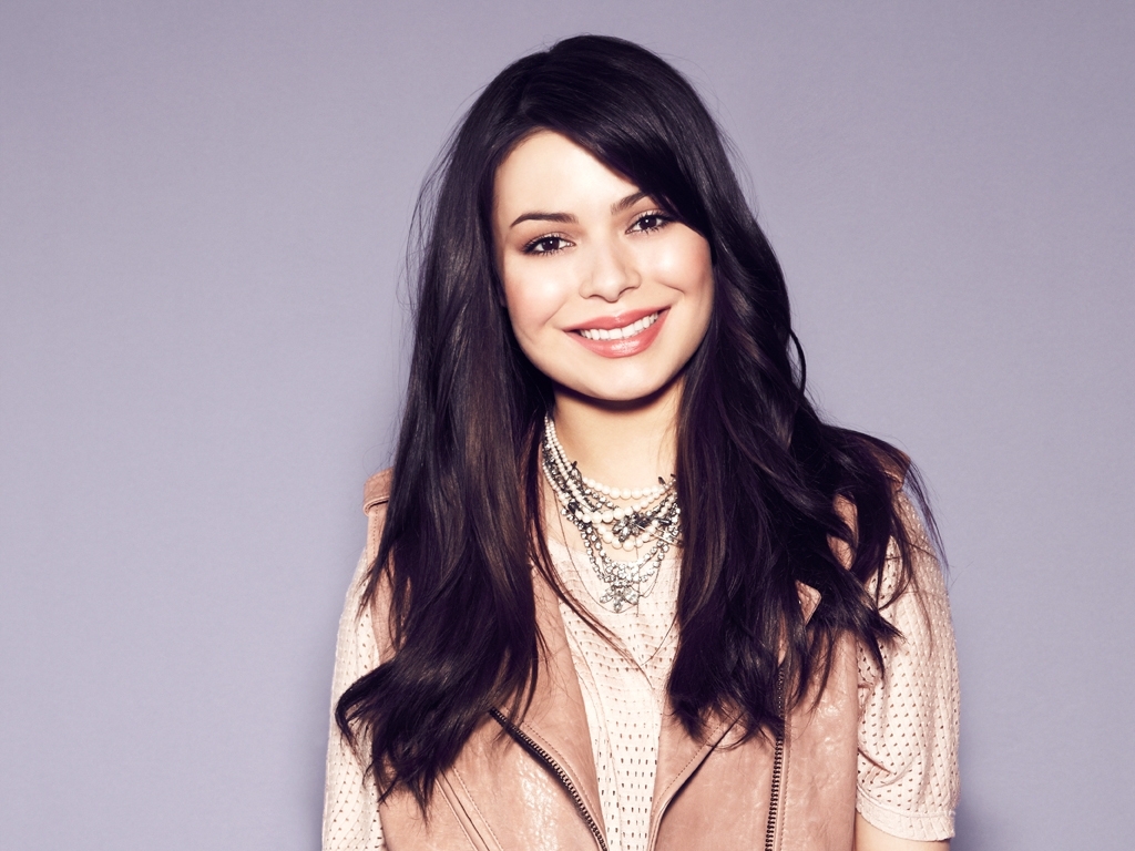 General photo of Miranda Cosgrove