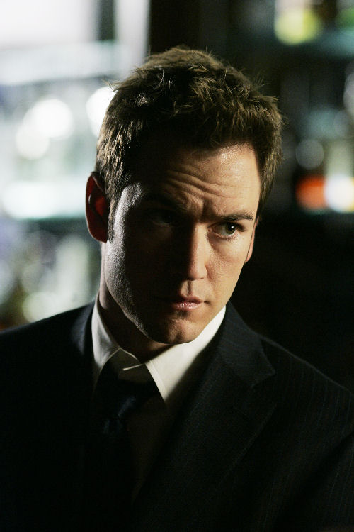 Mark-Paul Gosselaar in NYPD Blue