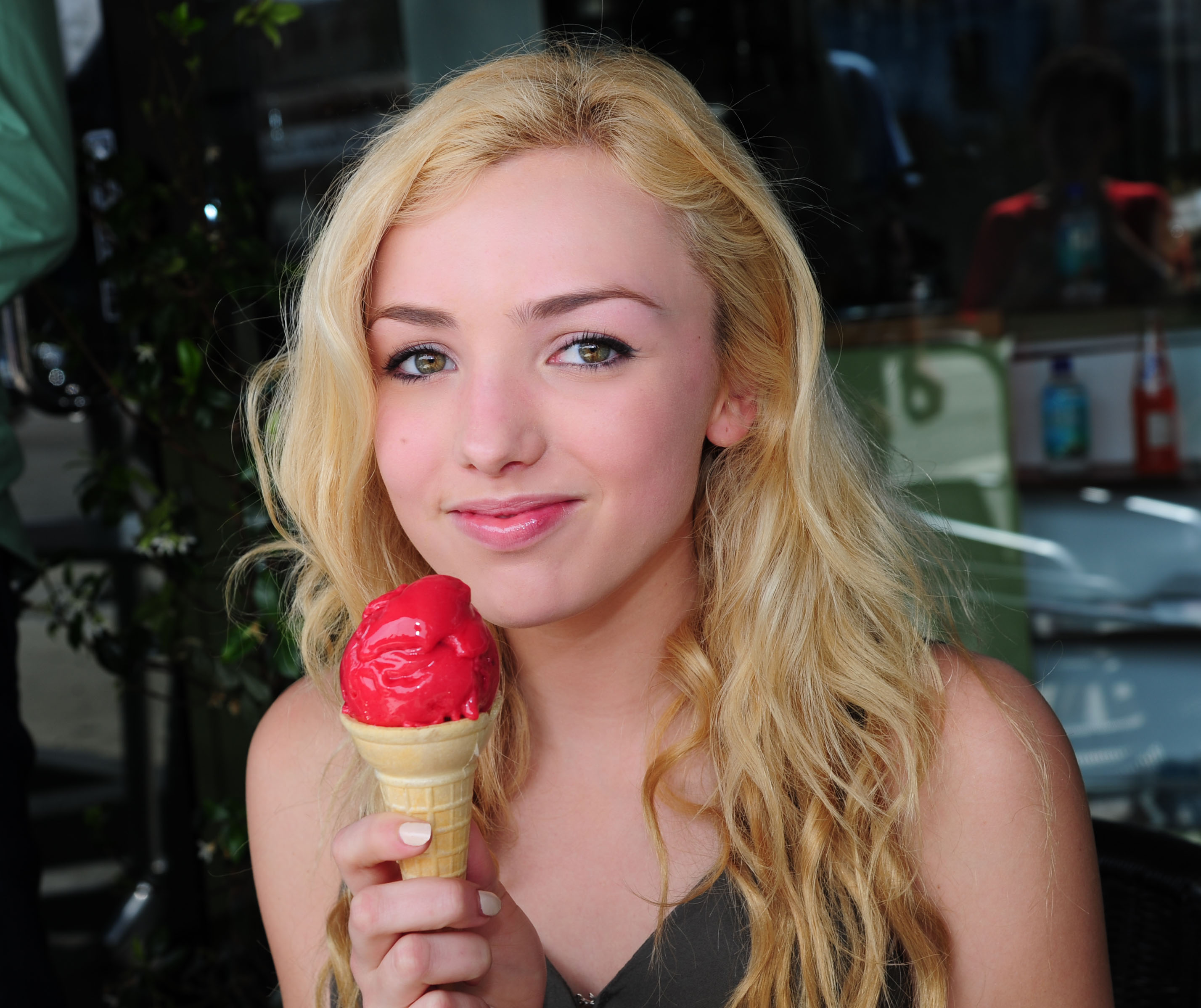 Peyton list tongue