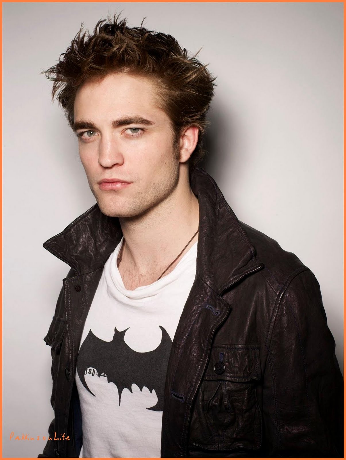 General photo of Robert Pattinson