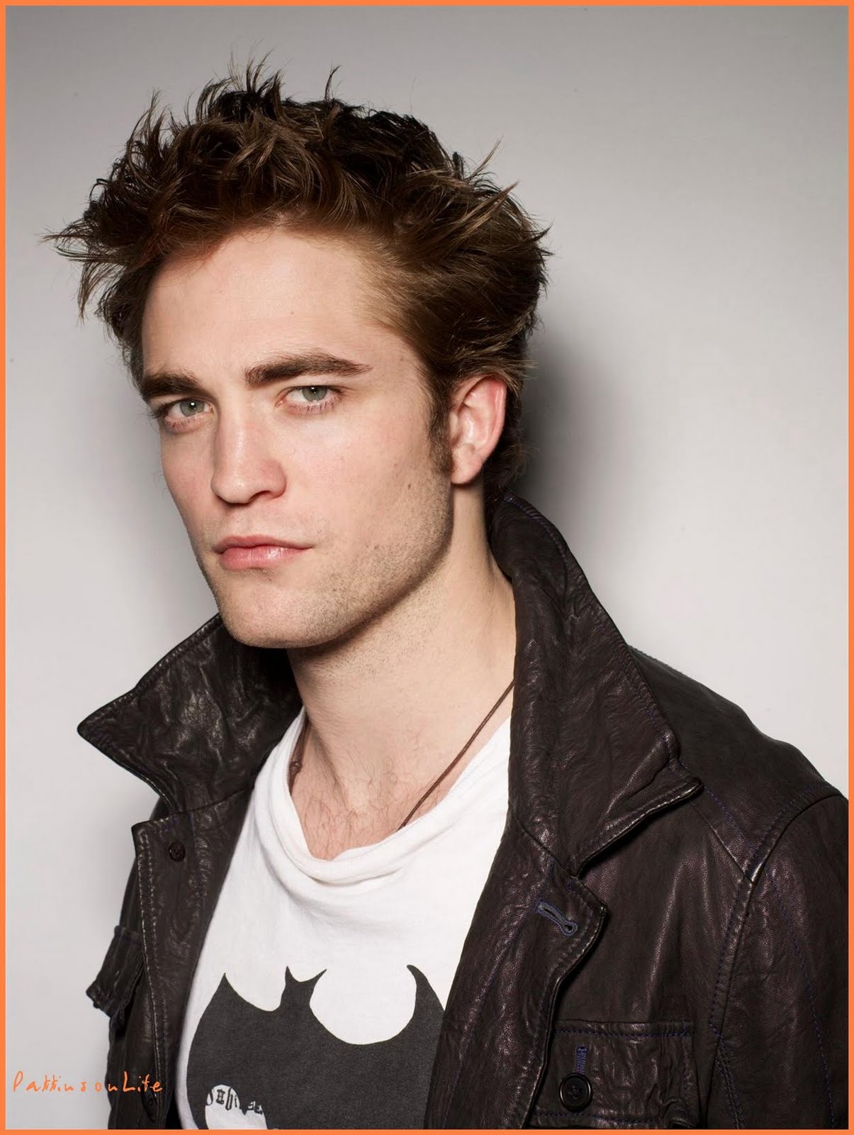 General photo of Robert Pattinson