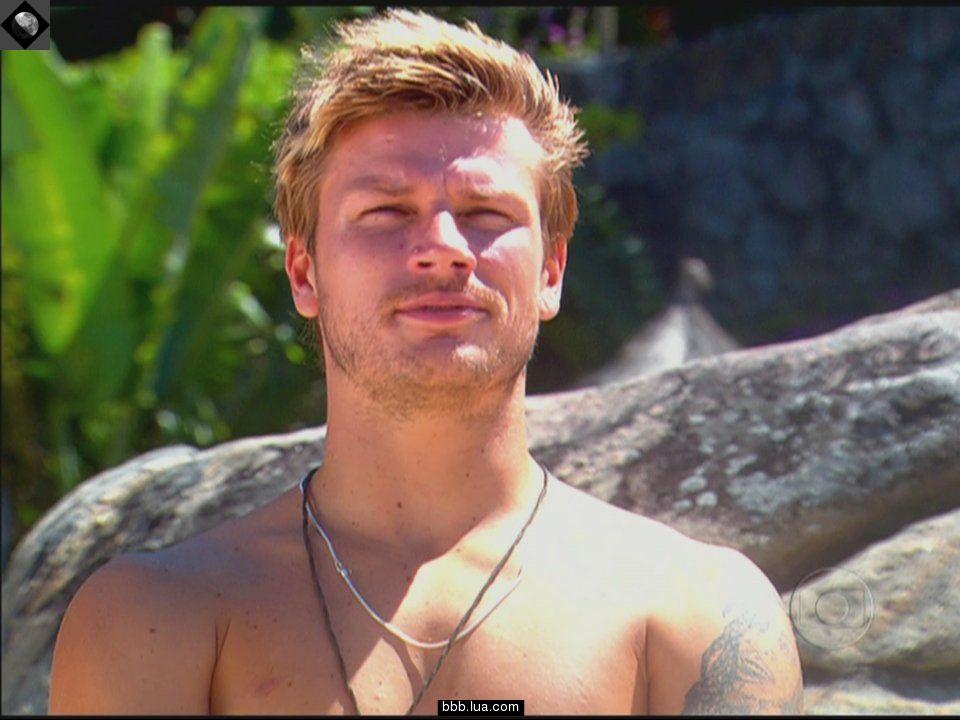 Rodrigo Hilbert in Três Irmãs