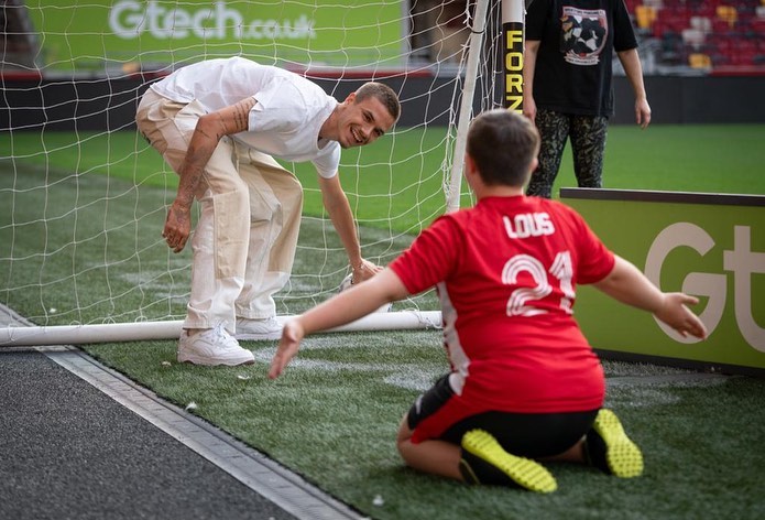 General photo of Romeo Beckham