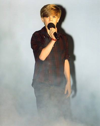 General photo of Ronan Parke