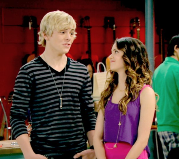 Ross Lynch in Austin & Ally