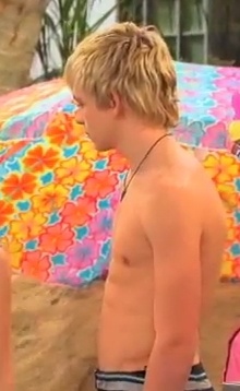 Ross Lynch in Austin & Ally