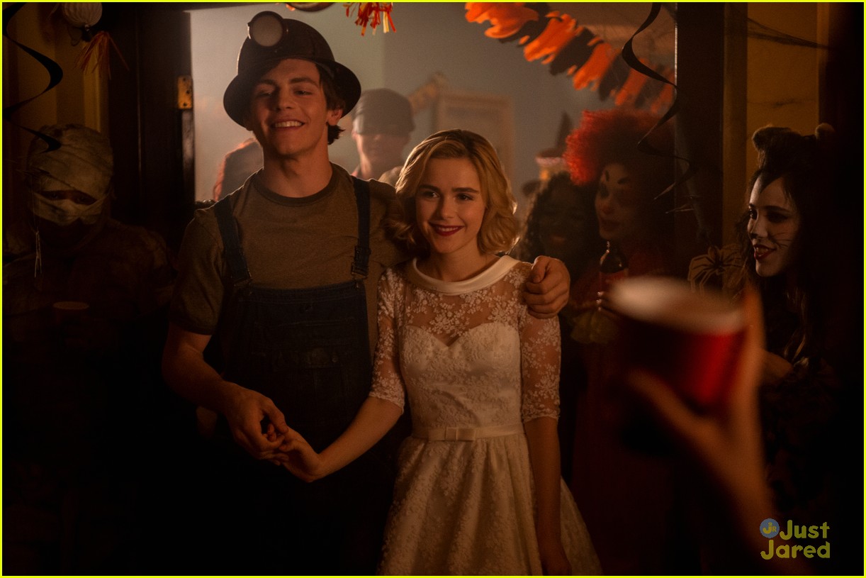 Picture Of Ross Lynch In Chilling Adventures Of Sabrina Ross Lynch 1541175578 Teen Idols 3320