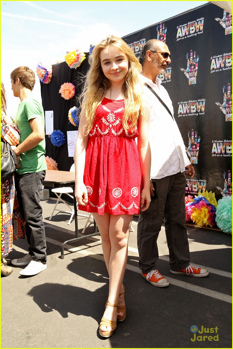 General photo of Sabrina Carpenter