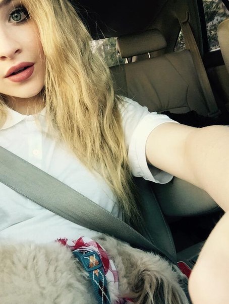 General photo of Sabrina Carpenter