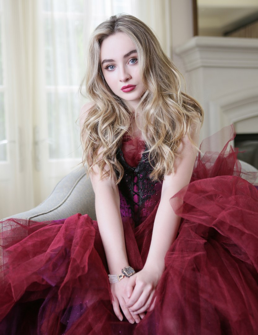 General photo of Sabrina Carpenter