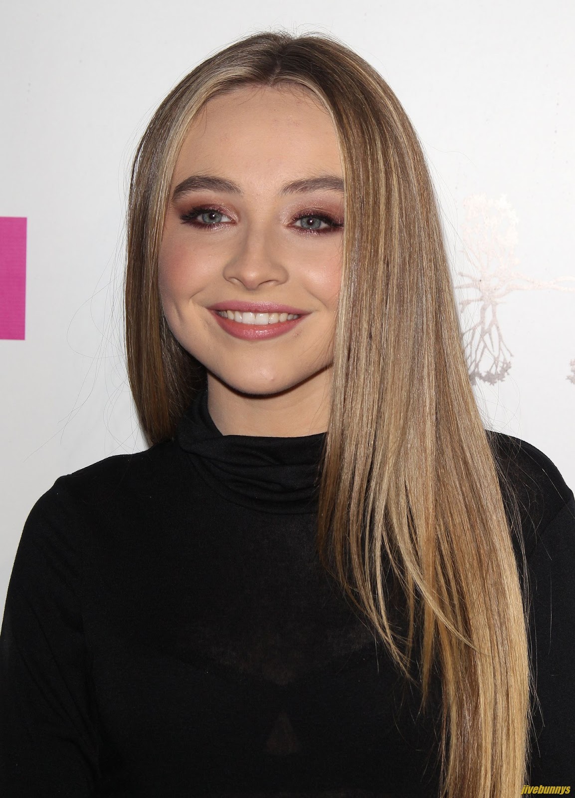 General photo of Sabrina Carpenter