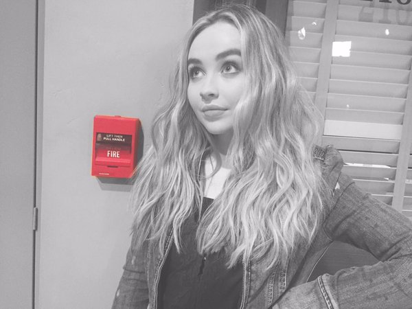 General photo of Sabrina Carpenter