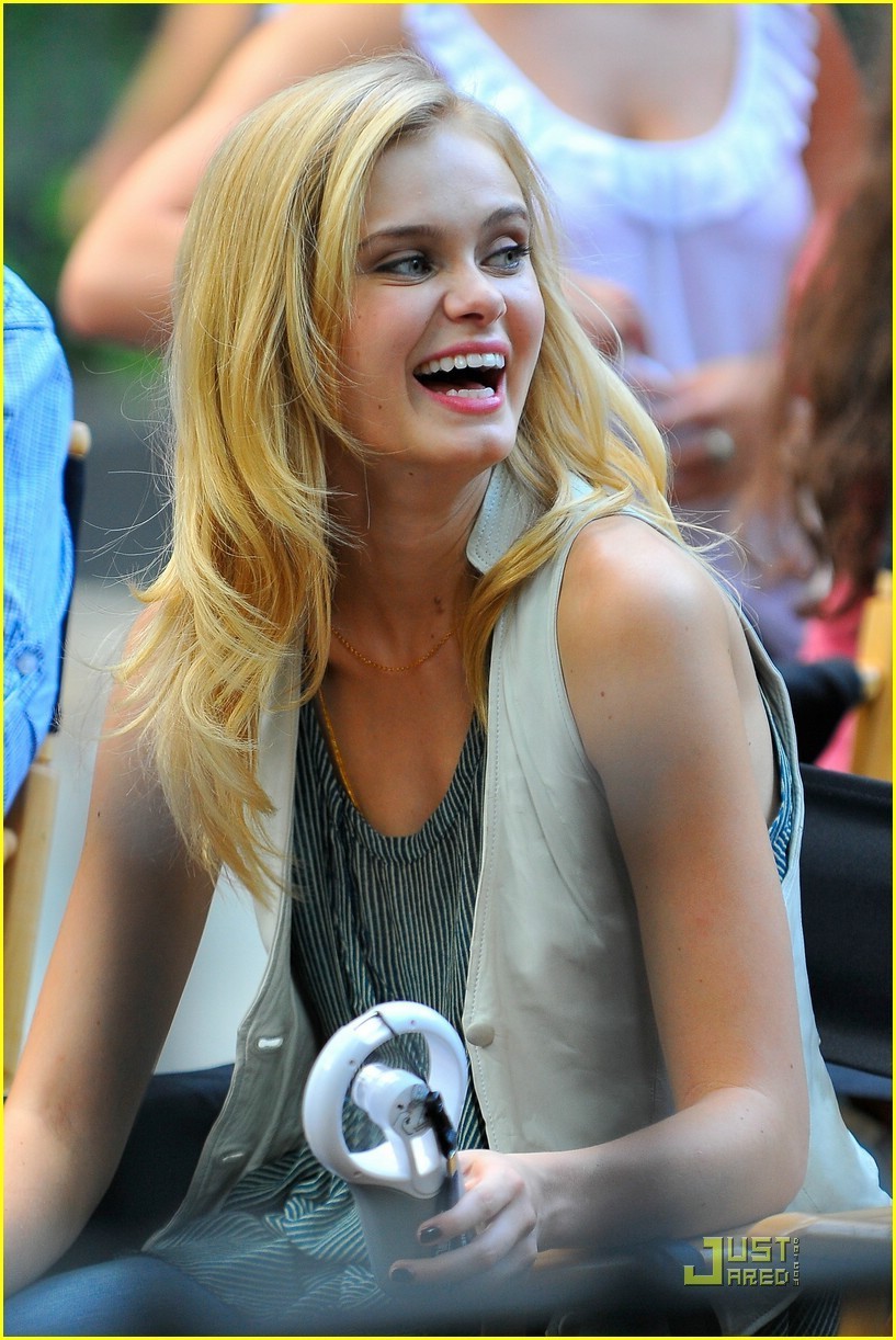 General photo of Sara Paxton