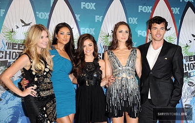 Shay Mitchell in Teen Choice Awards 2010