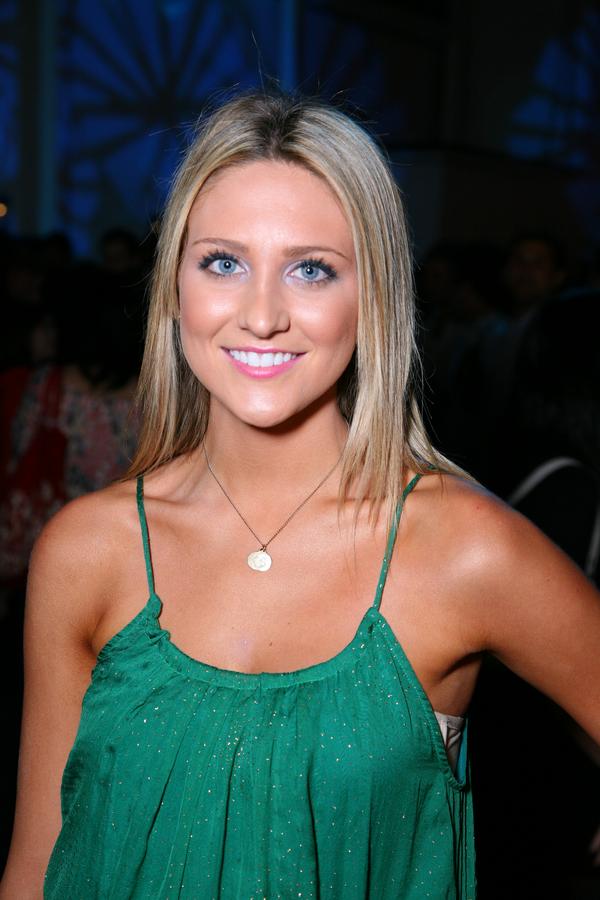 General photo of Stephanie Pratt