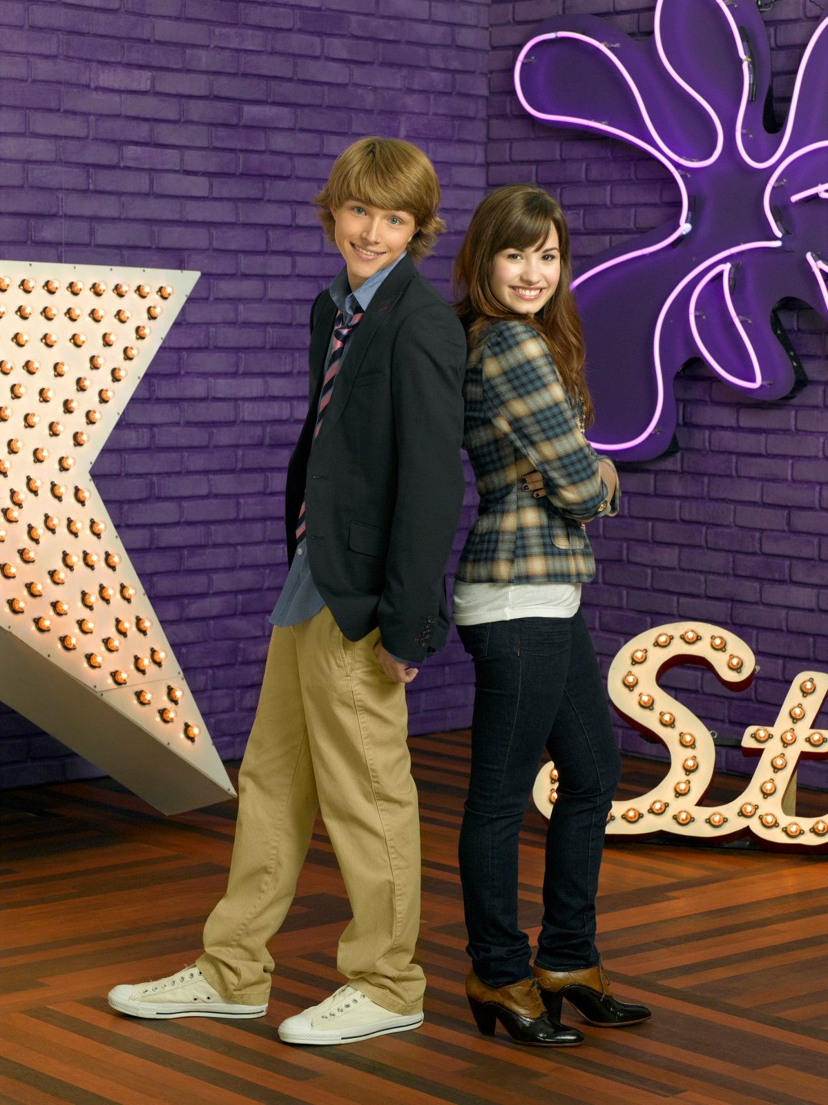 Sterling Knight in Sonny With A Chance