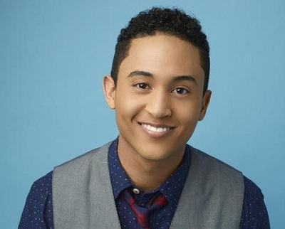 Tahj Mowry in Baby Daddy